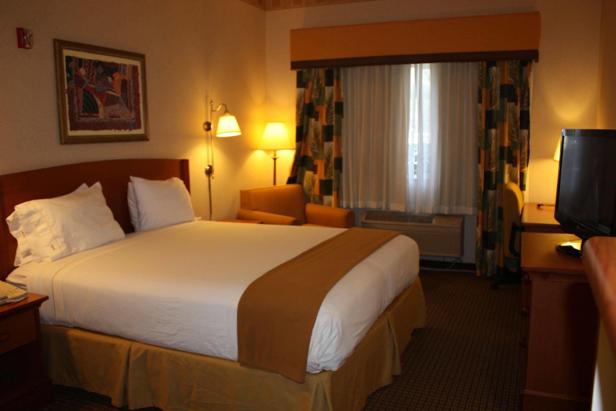 Holiday Inn Express Madera By Ihg Eksteriør bilde
